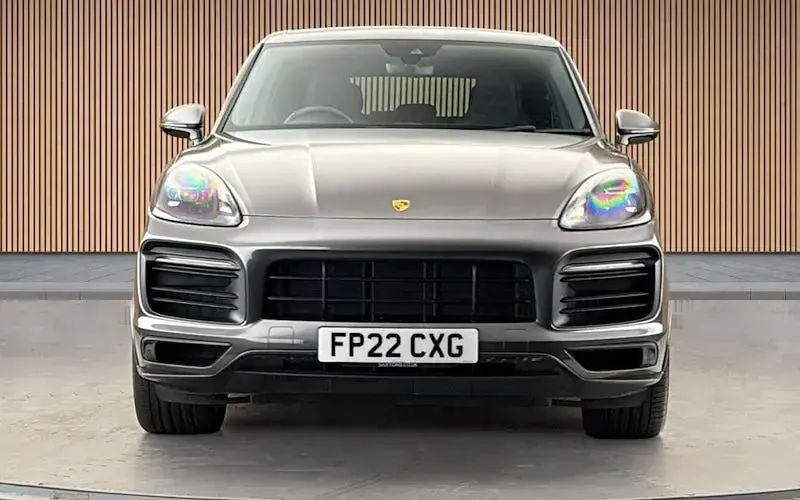 Used Porsche Cayenne 460 HP (338 kW) 2022 Quartzite grey SUV