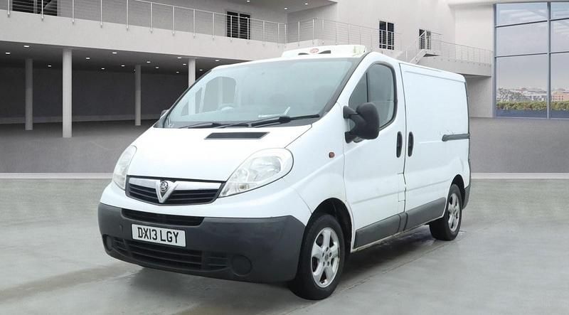 Second-hand Vauxhall Vivaro 115 CP (84 kW) 2013 Alb Monovolum