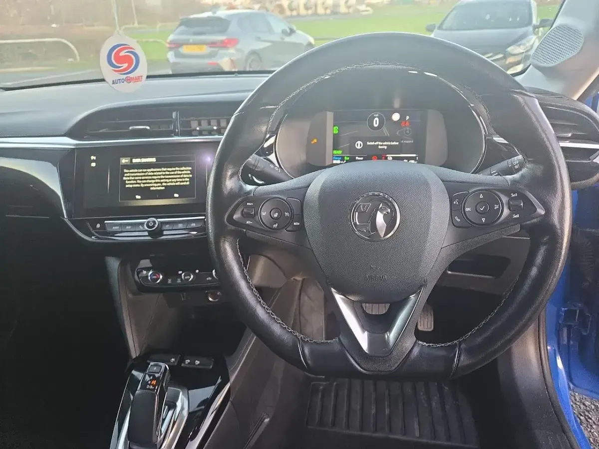Second-hand Vauxhall Corsa-e Elite 100 kW (136 CP) 2020 Albastru Hatchback