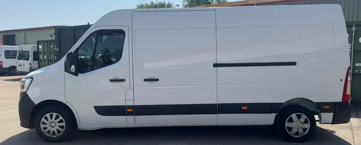 Used Renault Master Business 145 HP (106 kW) 2021 White MPV
