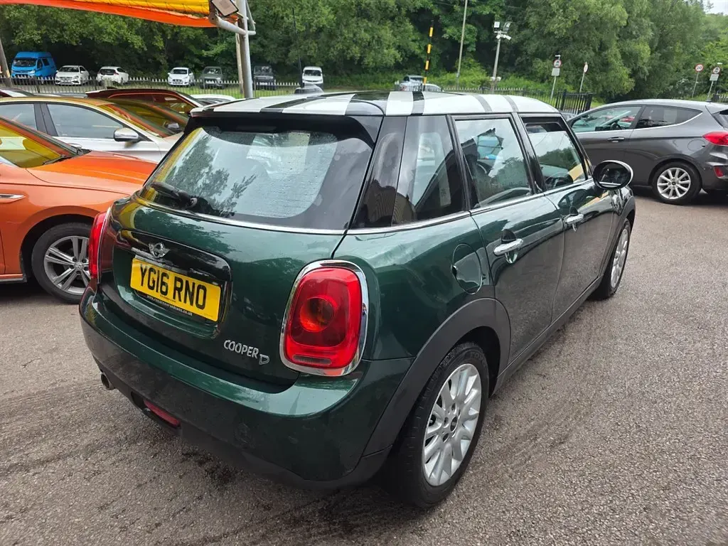 Used Mini Cooper D 116 HP (85 kW) 2016 Green Hatchback
