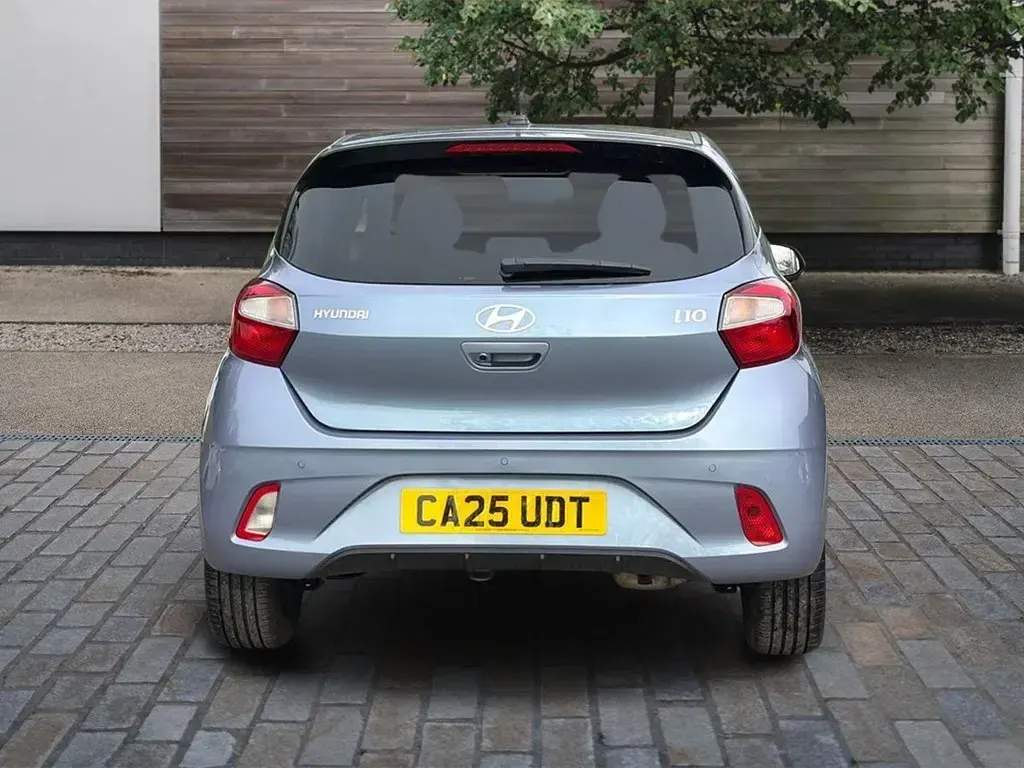 Used Hyundai i10 Premium 63 HP (46 kW) 2025 Blue Hatchback