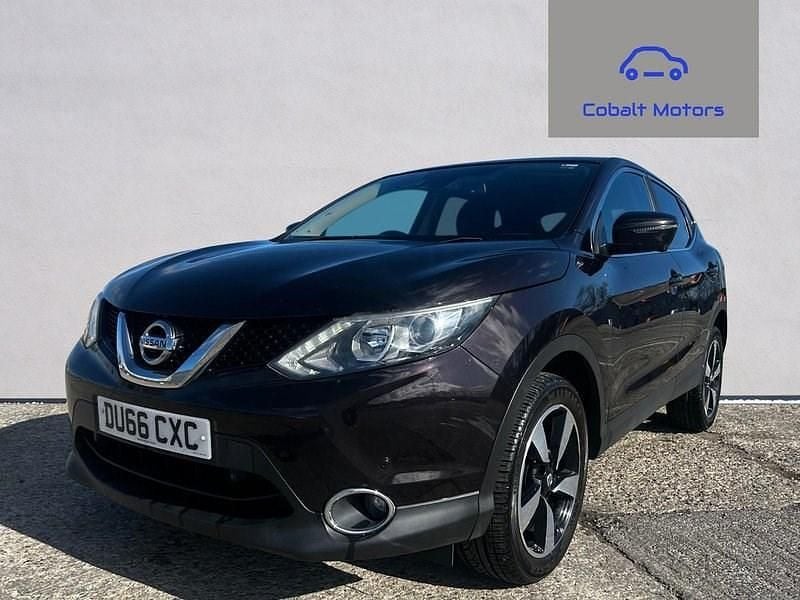 Used Nissan Qashqai N-Connecta 115 HP (84 kW) 2016 Black SUV
