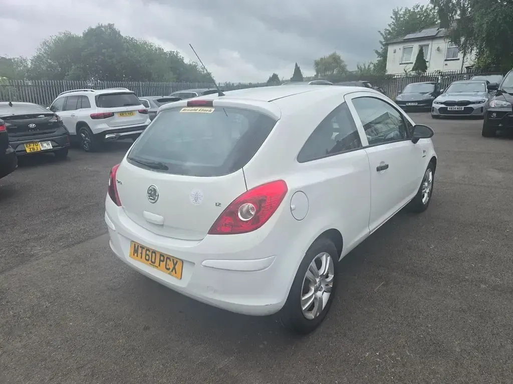 Used Vauxhall Corsa 2010 White Hatchback