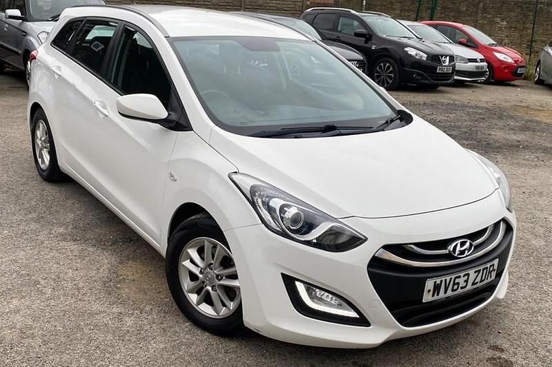 Used Hyundai i30 Active 2013 White Estate