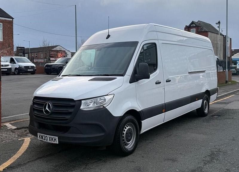 Usado Mercedes Sprinter 160 HP (117 kW) 2020 Branco Van