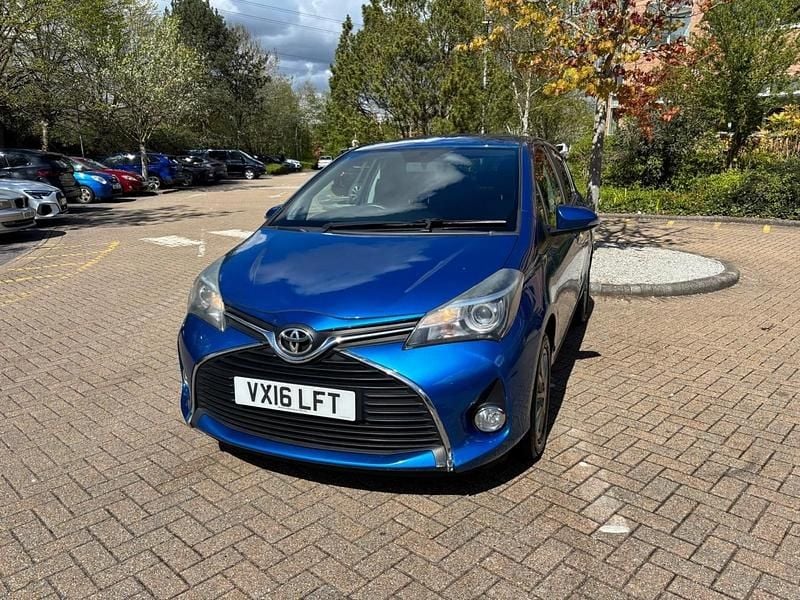 Usado Toyota Yaris 99 HP (72 kW) 2016 Azul Citadino