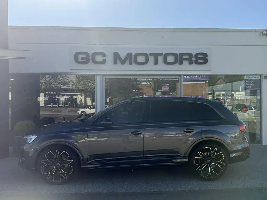 Begagnad Audi Q7 Black Edition 286 HK (210 kW) 2025 Grå SUV