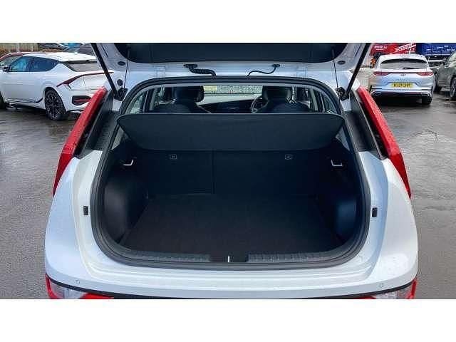 Used Kia Niro 129 HP (94 kW) 2025 White SUV