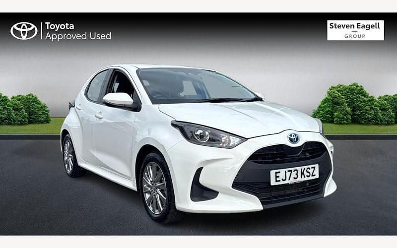 Used 2025 Toyota Yaris Hybrid Hatchback | £18,833 (Good price) - Image 1/4