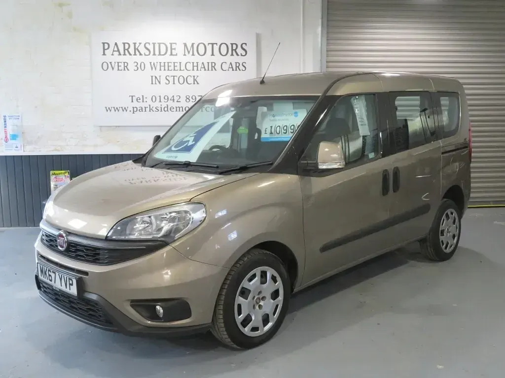 Käytetty Fiat Doblò Easy 95 HP (69 kW) 2017 Harmaa Tila-auto