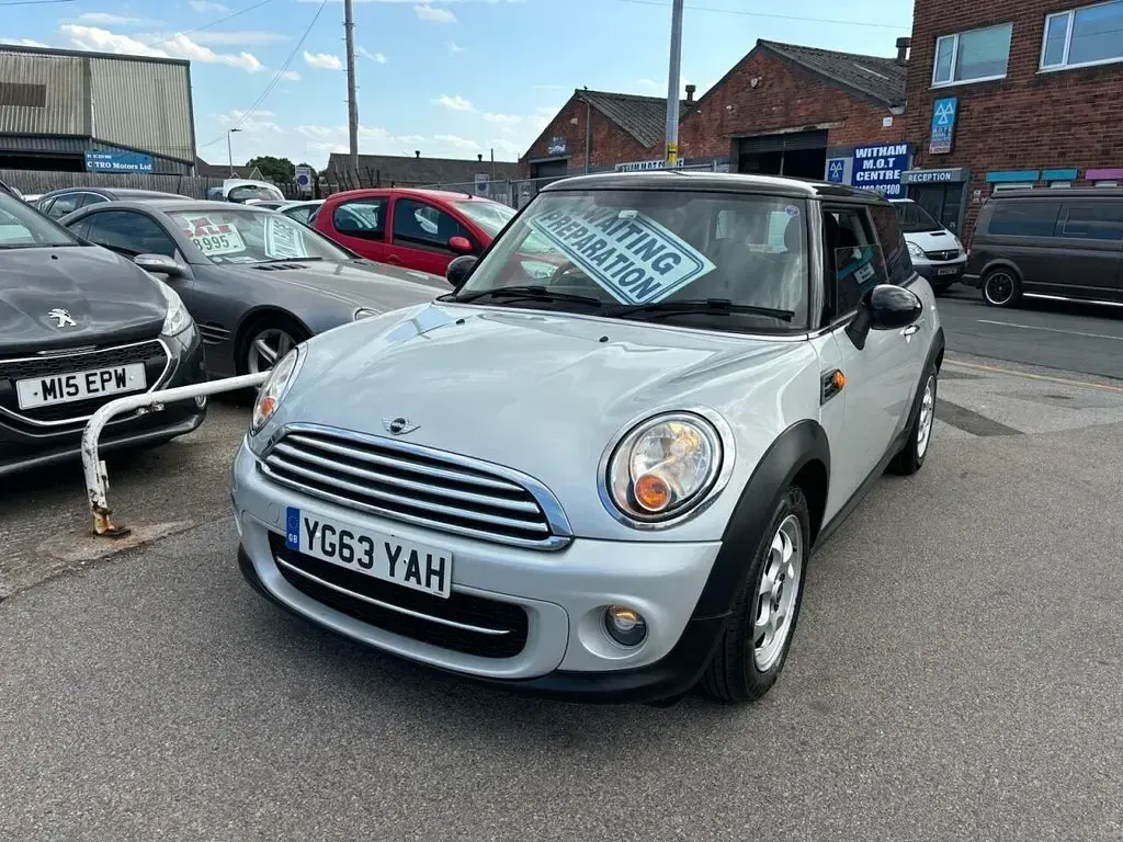 Used Mini Cooper D Hatch 112 HP (82 kW) 2013 Silver Hatchback