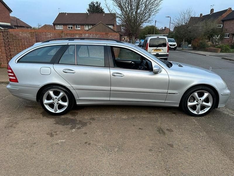 Used Mercedes C200 Avantgarde 2006 Silver Estate