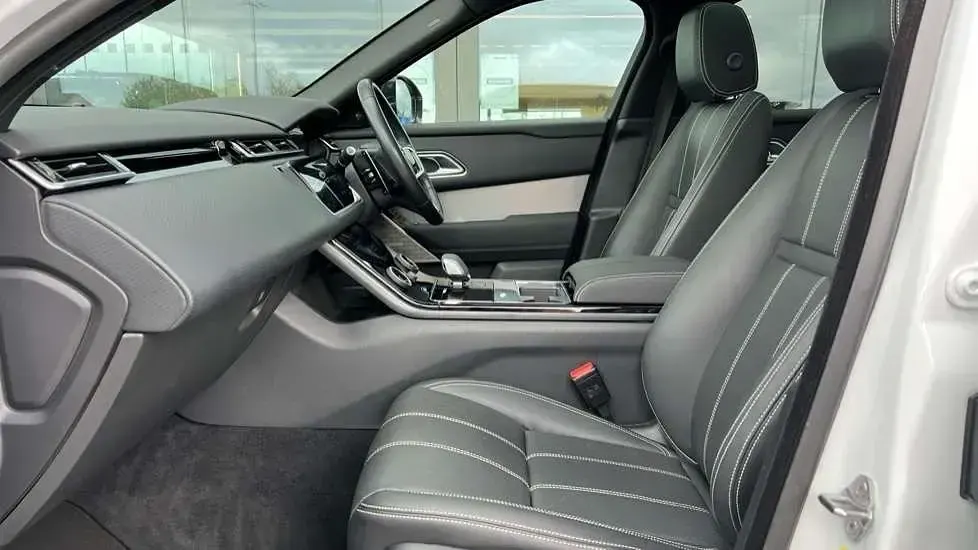 Used Land Rover Range Rover Velar 204 HP (150 kW) 2023 Solid  fuji white SUV