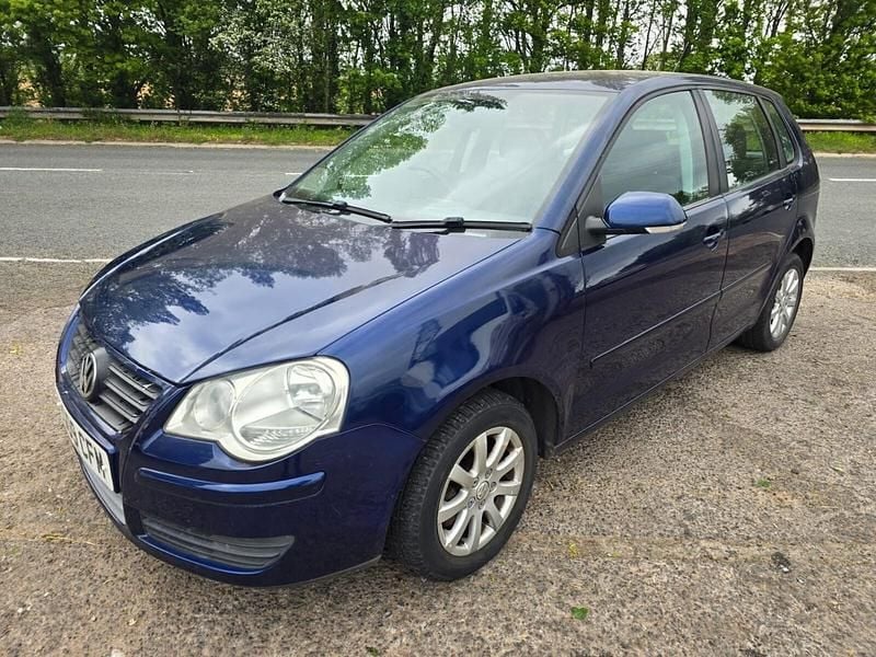 Begagnad VW Polo SE 80 HK (58 kW) 2009 Blå Halvkombi