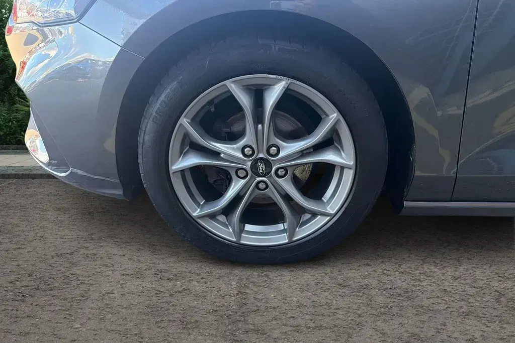 Used Ford Focus ST-Line 125 HP (91 kW) 2020 Grey Hatchback