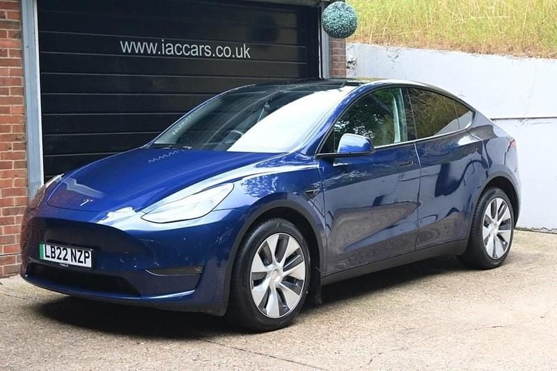 Blue Used 2022 Tesla Model Y Long Range SUV | £23,995 (Good price) - Image 1/1