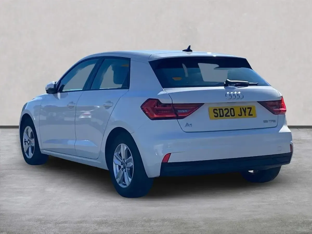 Usado Audi A1 Sportback Premium 95 HP (69 kW) 2020 Branco Citadino