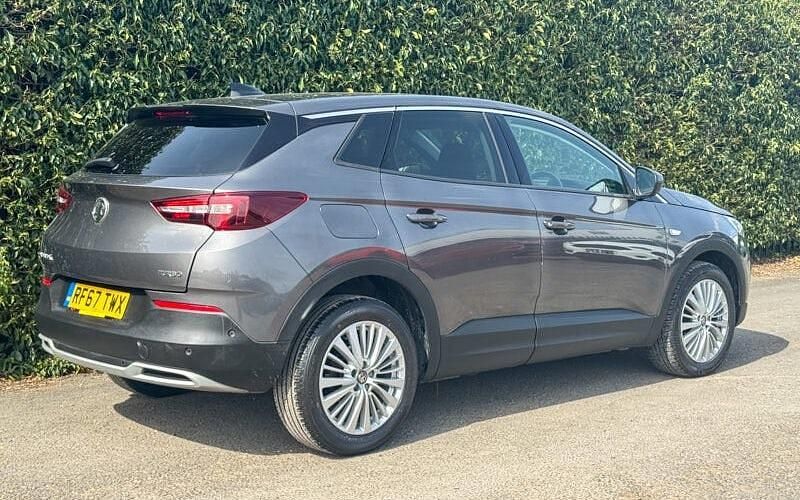 Used Vauxhall Grandland X Sport 131 HP (96 kW) 2018 Grey SUV