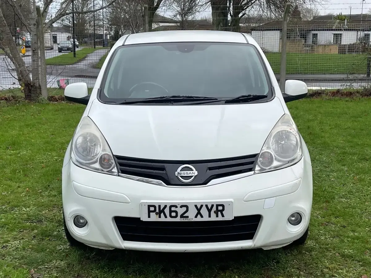 Used Nissan Note N-TEC 110 HP (80 kW) 2012 White Hatchback