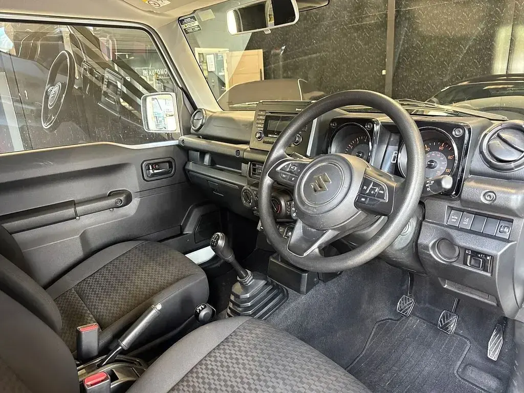 Used Suzuki Jimny 101 HP (74 kW) 2023 White SUV