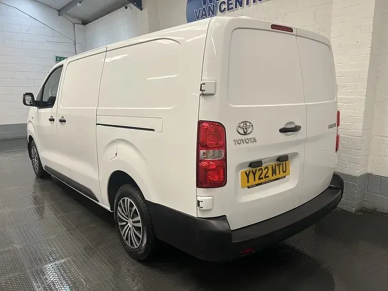 Used Toyota Proace Active 140 HP (102 kW) 2022 White MPV