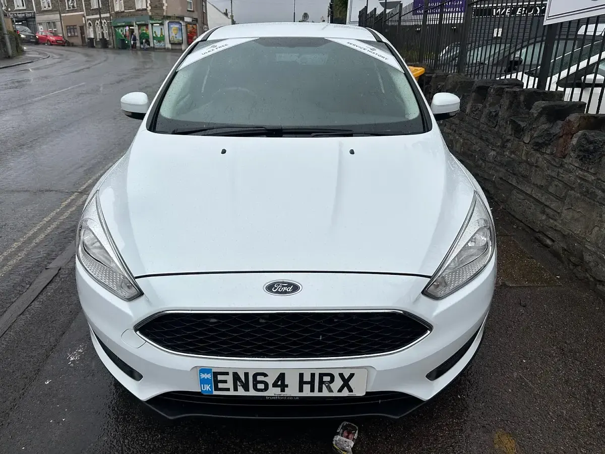 Used Ford Focus Studio 85 HP (62 kW) 2015 White Hatchback