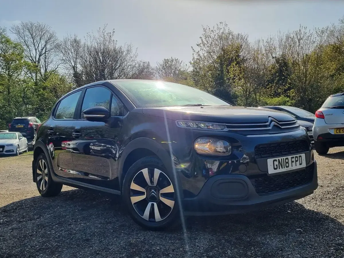 Used Citroën C3 Flair 100 HP (73 kW) 2024 Black Hatchback