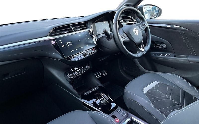 Used Vauxhall Corsa Ultimate 131 HP (96 kW) 2023 White Hatchback