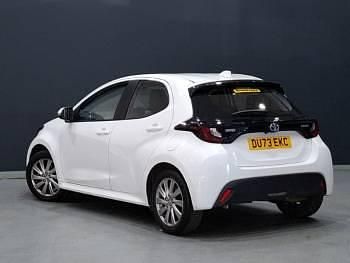 Used Toyota Yaris Hybrid 116 HP (85 kW) 2023 White Hatchback