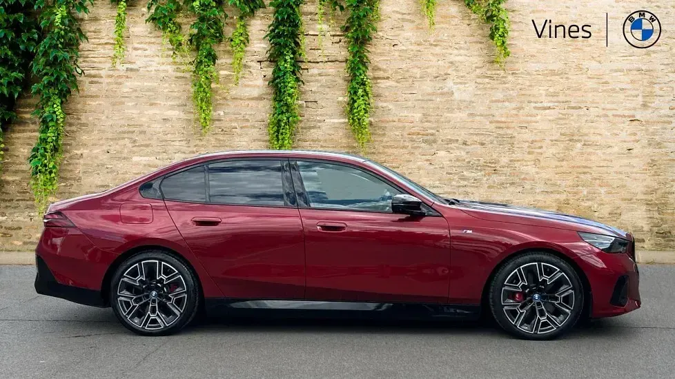 Used BMW i5 Comfort Edition 436 kW (593 HP) 2024 Red
