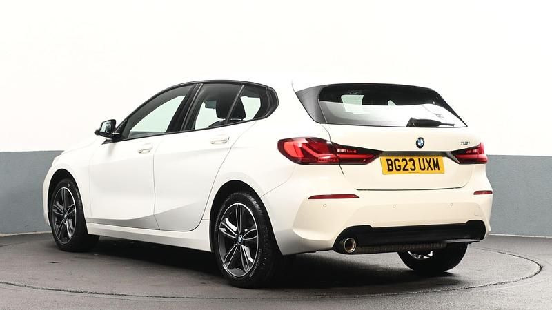 Used BMW 118 Sport Line 134 HP (98 kW) 2023 White Hatchback