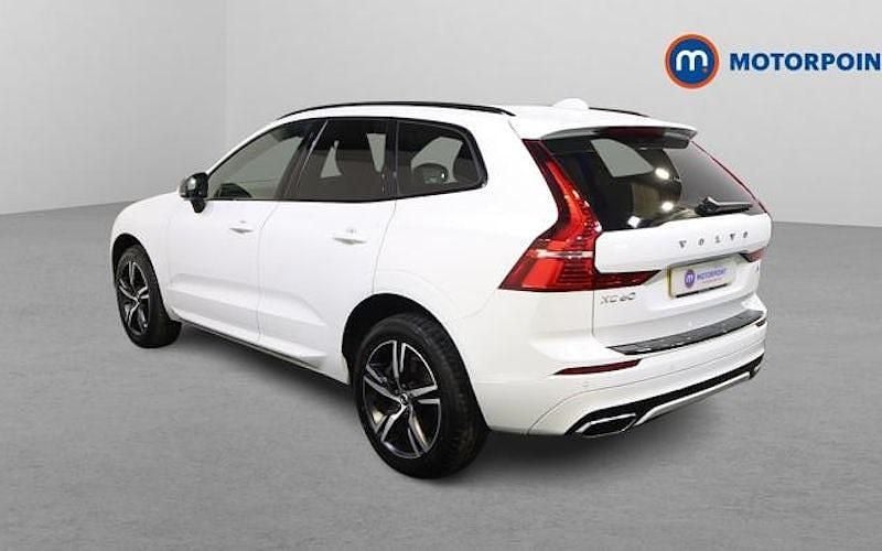 Used Volvo XC60 R-Design 197 HP (144 kW) 2021 White SUV