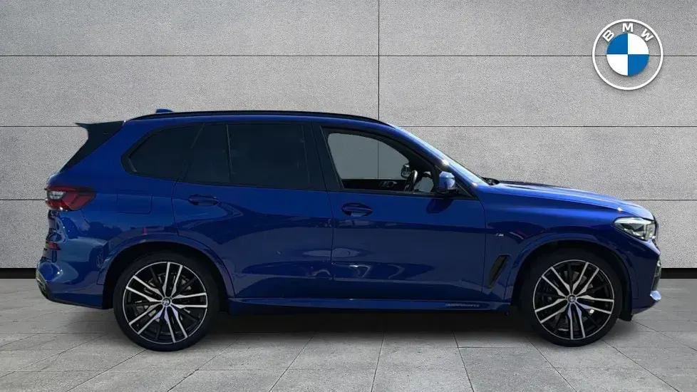 Used BMW X5 M Sport 335 HP (246 kW) 2022 Blue SUV