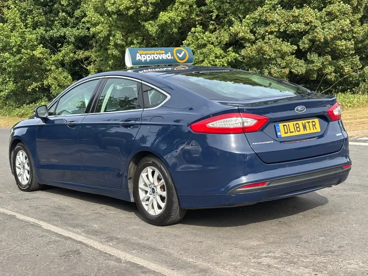 Used Ford Mondeo Zetec 120 HP (88 kW) 2018 Blue Hatchback