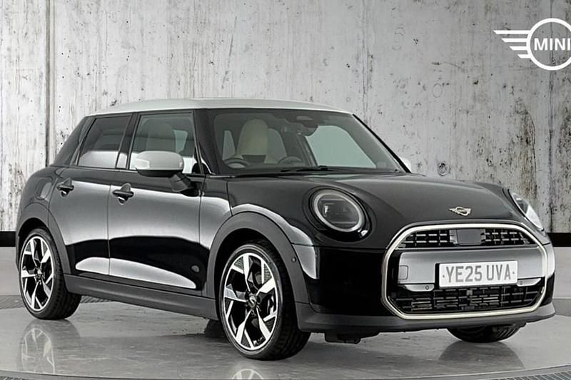 Black Used 2025 Mini Cooper Hatch Hatchback | £27,799 - Image 1/1