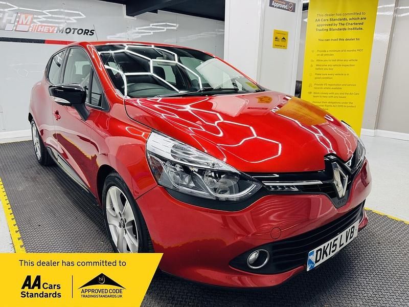 Red Used 2015 Renault Clio IV Dynamique Hatchback | £4,990 (Good price) - Image 1/4