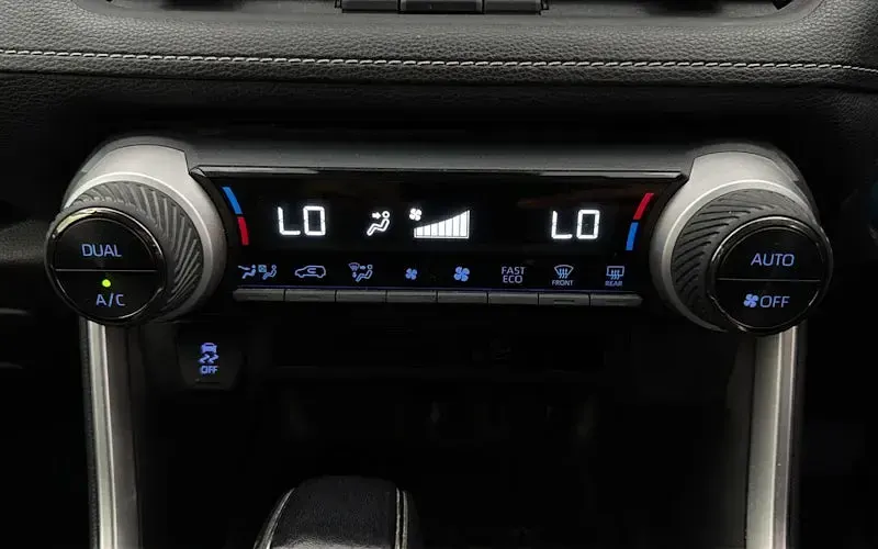Used Toyota RAV4 Hybrid Design 218 HP (160 kW) 2021 White SUV