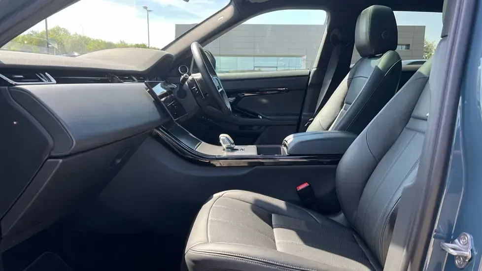Used Land Rover Range Rover evoque HSE Dynamic 204 HP (150 kW) 2024 Metallic  tribeca blue SUV