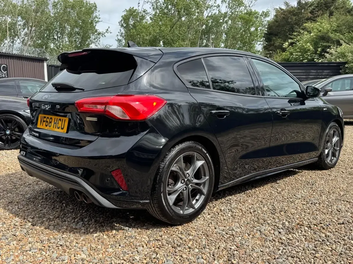 Used Ford Focus ST-Line 125 HP (91 kW) 2019 Black Hatchback