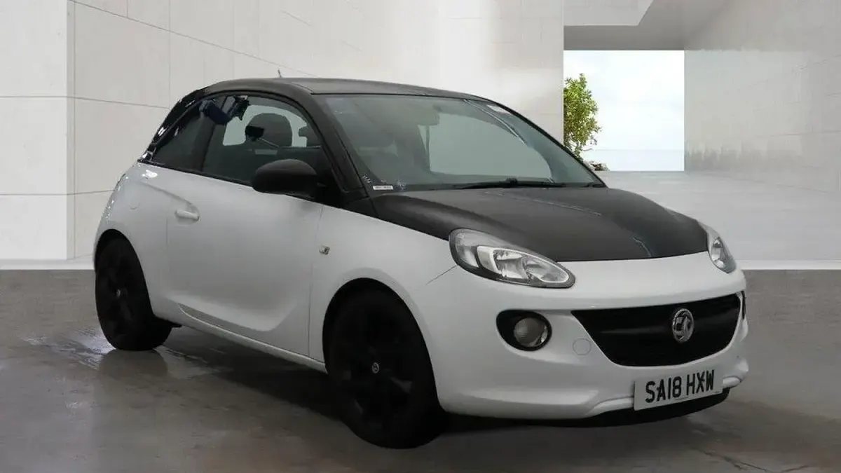 Used Vauxhall Adam 70 HP (51 kW) 2018 White Hatchback