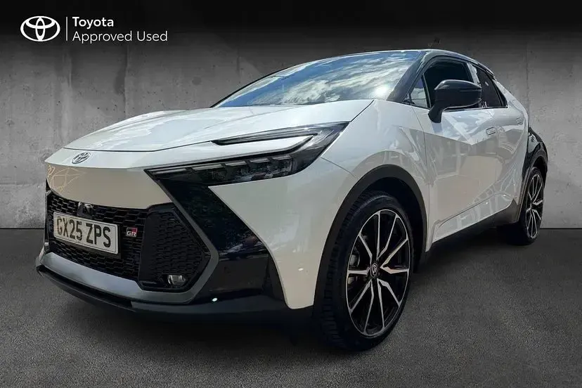 Used Toyota C-HR Sport 197 HP (144 kW) 2025 White SUV