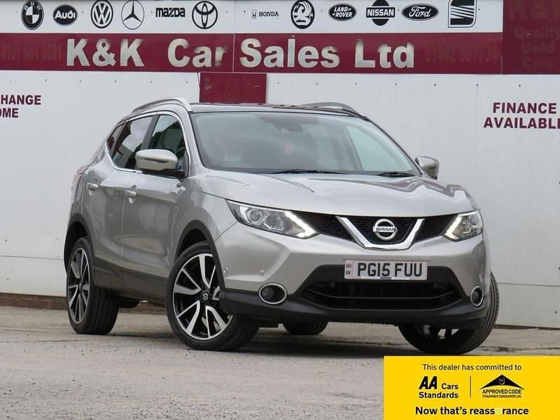 Silver Used 2015 Nissan Qashqai Tekna SUV | £7,795 (Fair price) - Image 1/4