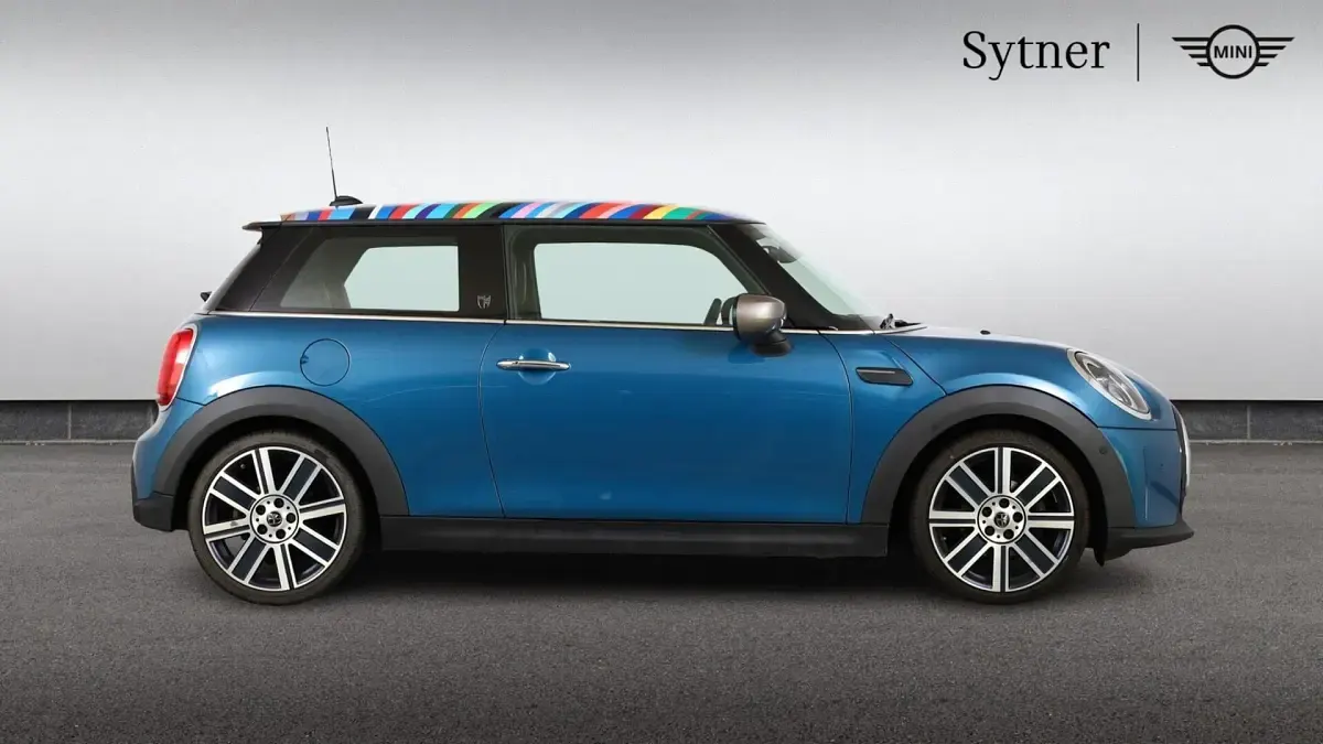 Used Mini Cooper Exclusive 134 HP (98 kW) 2021 Blue Hatchback