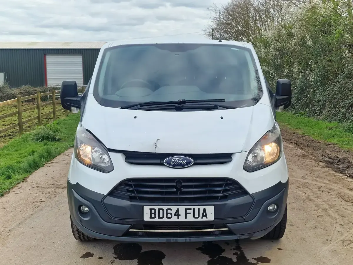 Usado Ford Transit Custom 100 HP (73 kW) 2014 Branco Van