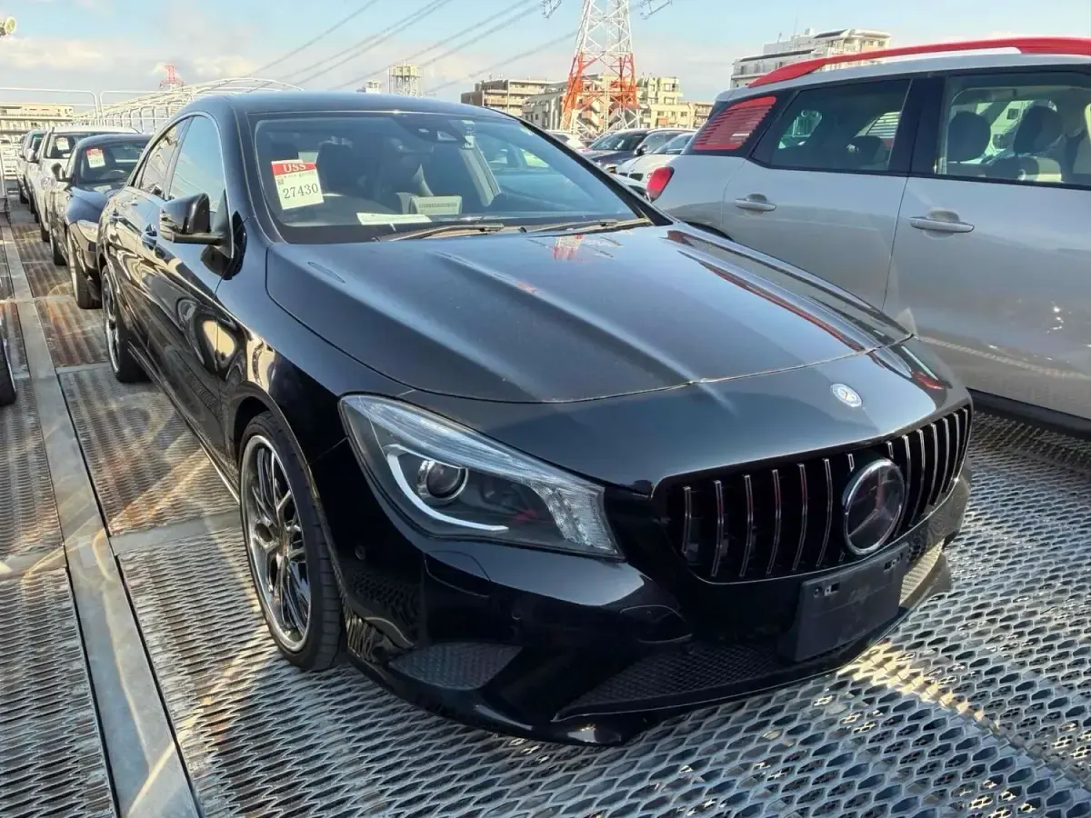 Used Mercedes CLA180 122 HP (89 kW) 2015 Black Sedan