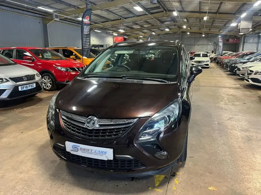Used Vauxhall Zafira Tourer 130 HP (95 kW) 2014 Brown MPV