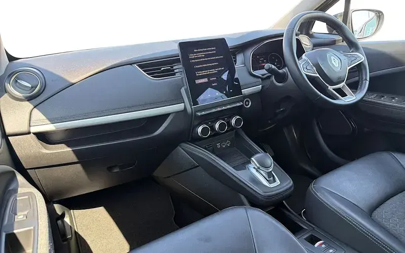 Used Renault Zoe Techno 100 kW (136 HP) 2024 Hatchback