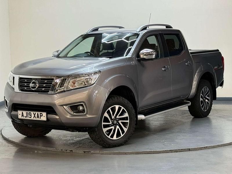 Używany Nissan Navara Tekna 190 KM (139 kW) 2019 Szary Pickup