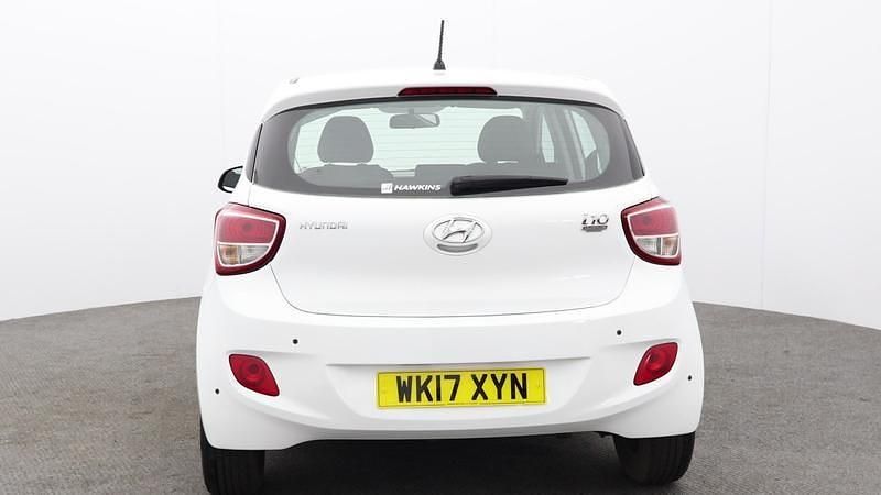 Used Hyundai i10 SE 87 HP (63 kW) 2017 White Hatchback